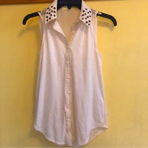 Rewind sleeveless lightweight blouse size XS, cream color